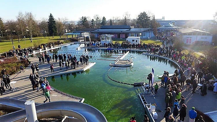 — © Archivbild Eisschwimmen Herrieden 2020 ©Günther Holzinger