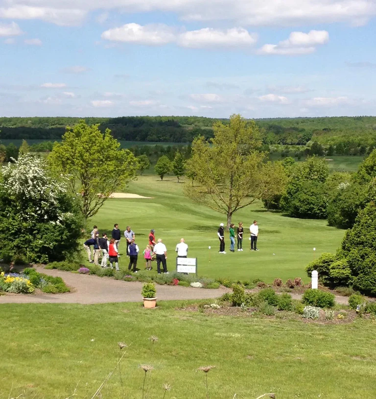  — © © Golfclub Bad Windsheim