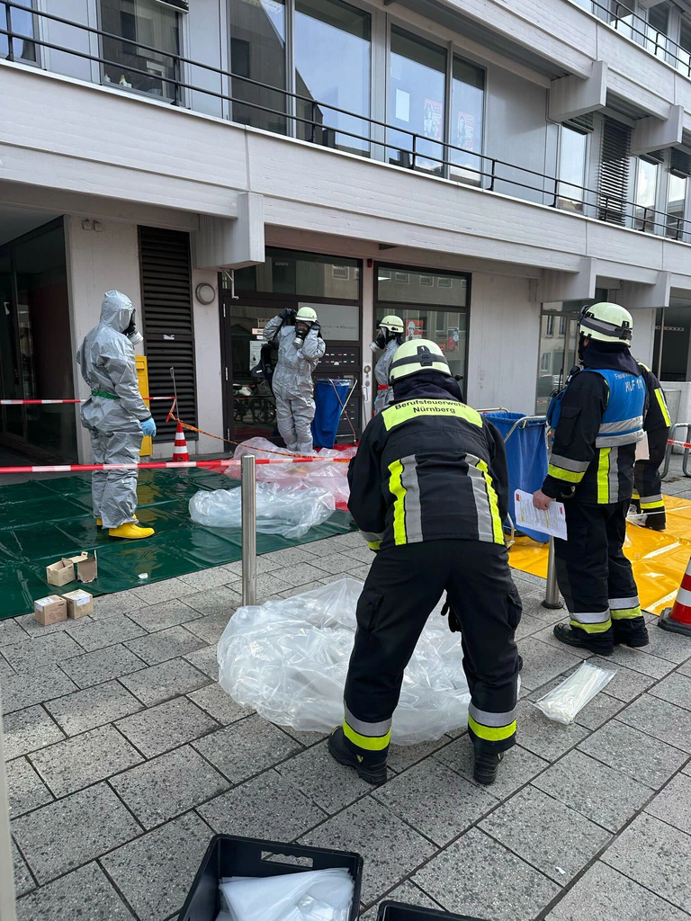  — © © Feuerwehr Nürnberg