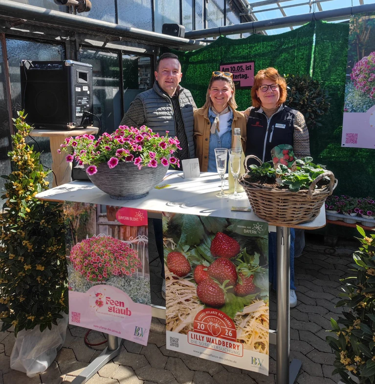  — © © E. Funderburk